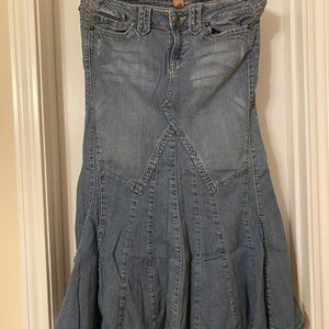 Long jean skirt with float bottom